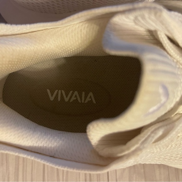 Vivaia Urban mesh sneakers off white beige slip on size 40 US women 9, men 7.5 - Picture 6 of 12